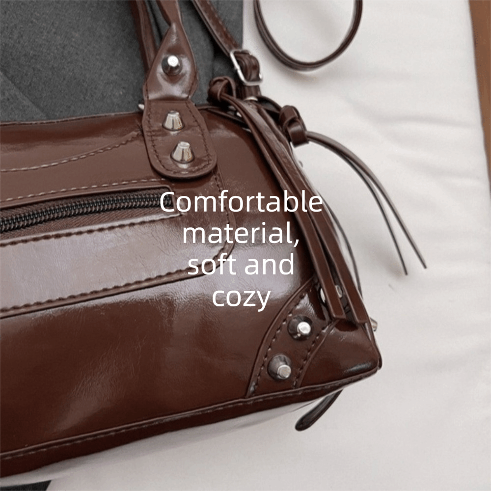 Fashion Rivets Pillow Bag Larg - Top Handle Patent Bag บทวิจารณ์และราคา
