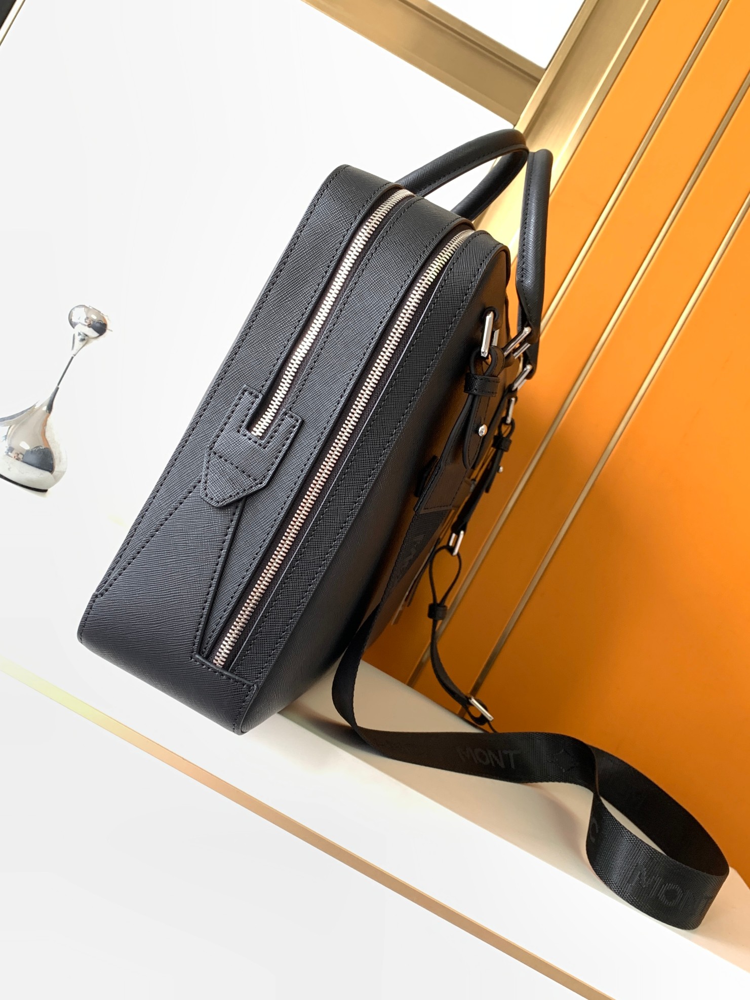 Luxury Men's Top-Handle Bags P - Luxury Bags 2026 บทวิจารณ์และราคา