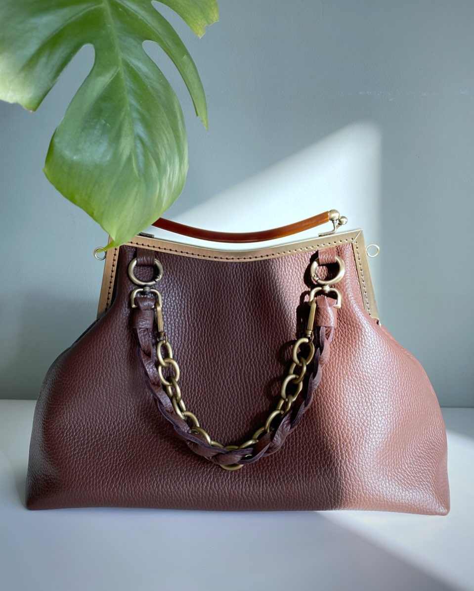 Lost in Vintage Larger Natural - Top Handle Patent Bag บทวิจารณ์และราคา