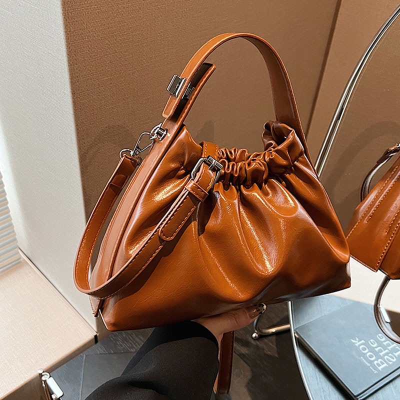Women's Burgundy Ruched Cloud  - Top Handle Patent Bag บทวิจารณ์และราคา