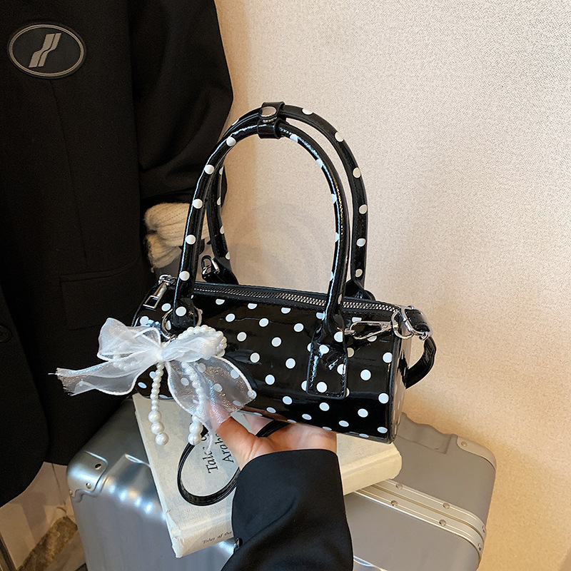 Women's Cute Polka Dot  Handba - Top Handle Patent Bag บทวิจารณ์และราคา