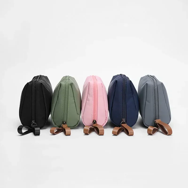 New Simple Women Cosmetic Bag  - Luxury Bags Consignment บทวิจารณ์และราคา