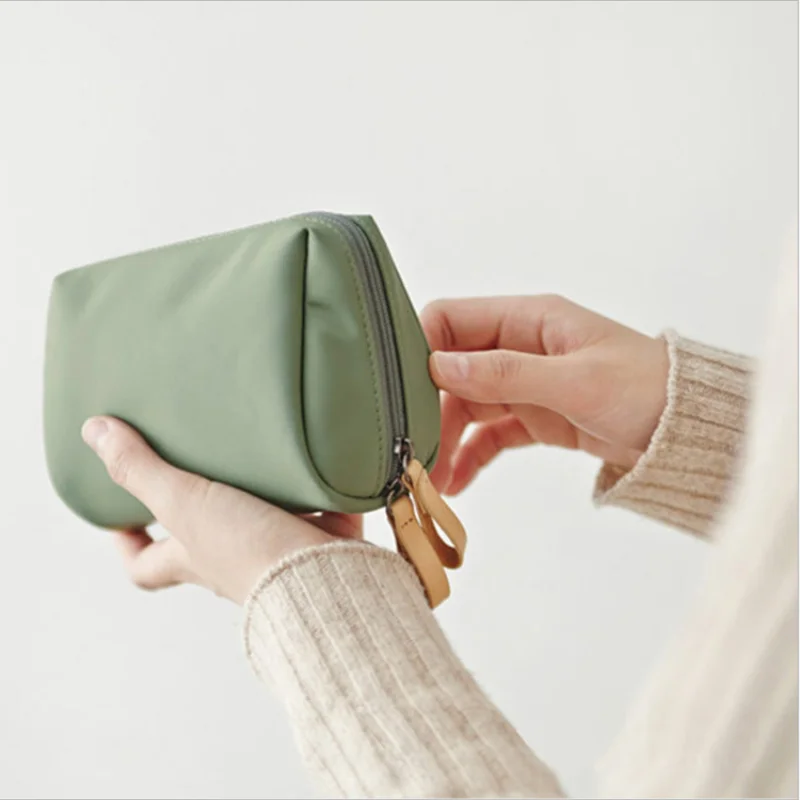 New Simple Women Cosmetic Bag  - Luxury Bags Consignment บทวิจารณ์และราคา
