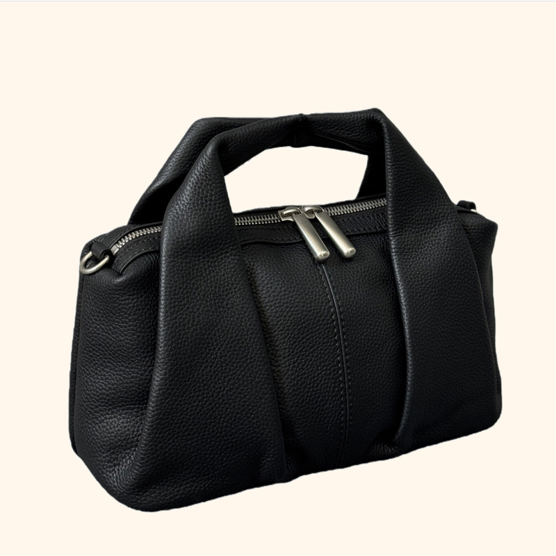 Custom Initials Leather Pillow - Luxury Bags In Japan บทวิจารณ์และราคา