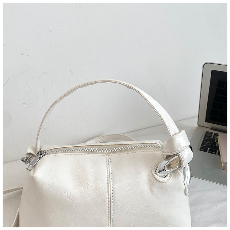 Retro Wine Red Patent Leather  - Top Handle Patent Bag บทวิจารณ์และราคา