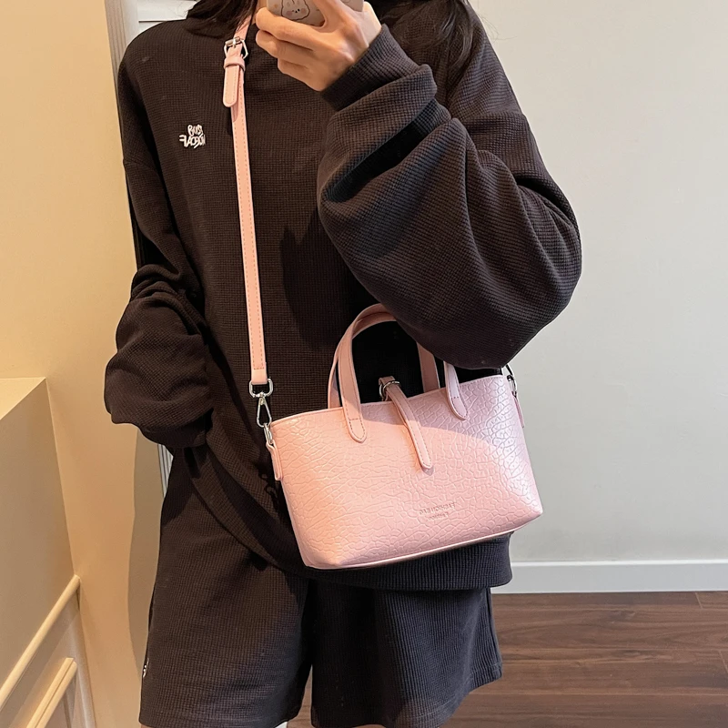 Elegant Women's Designer Leath - Luxury Bags Everyday บทวิจารณ์และราคา