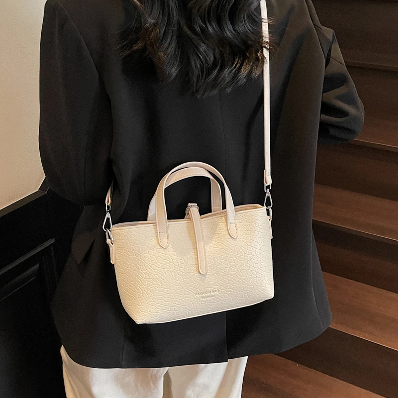Elegant Women's Designer Leath - Luxury Bags Everyday บทวิจารณ์และราคา