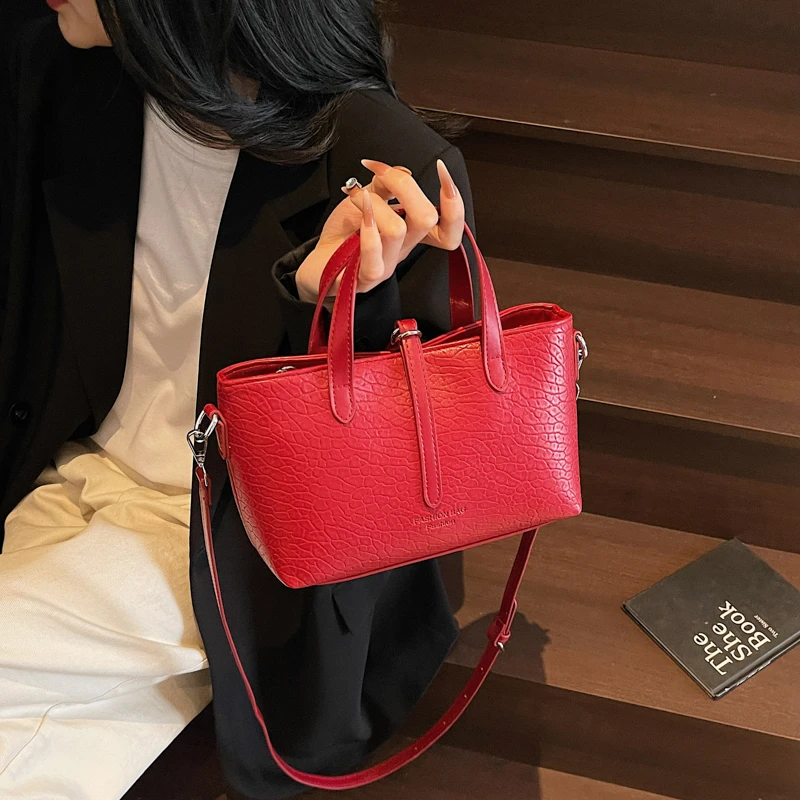 Elegant Women's Designer Leath - Luxury Bags Everyday บทวิจารณ์และราคา