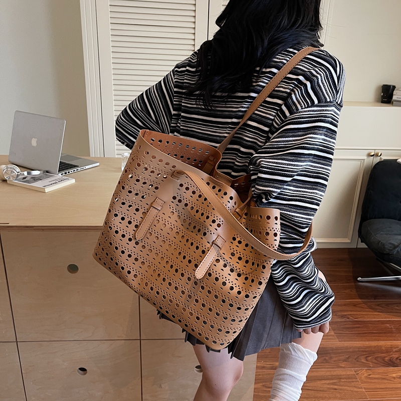 Large Size Shoulder Tote Bags  - Luxury Bags Consignment บทวิจารณ์และราคา