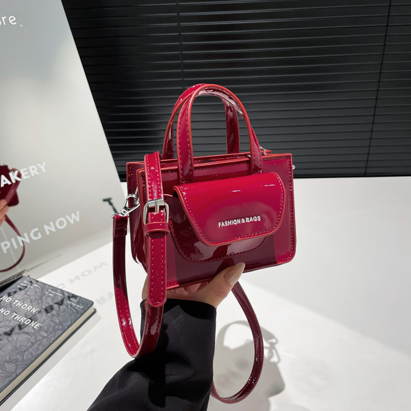 Women's Patent Leather Mini Ha - Top Handle Patent Bag บทวิจารณ์และราคา