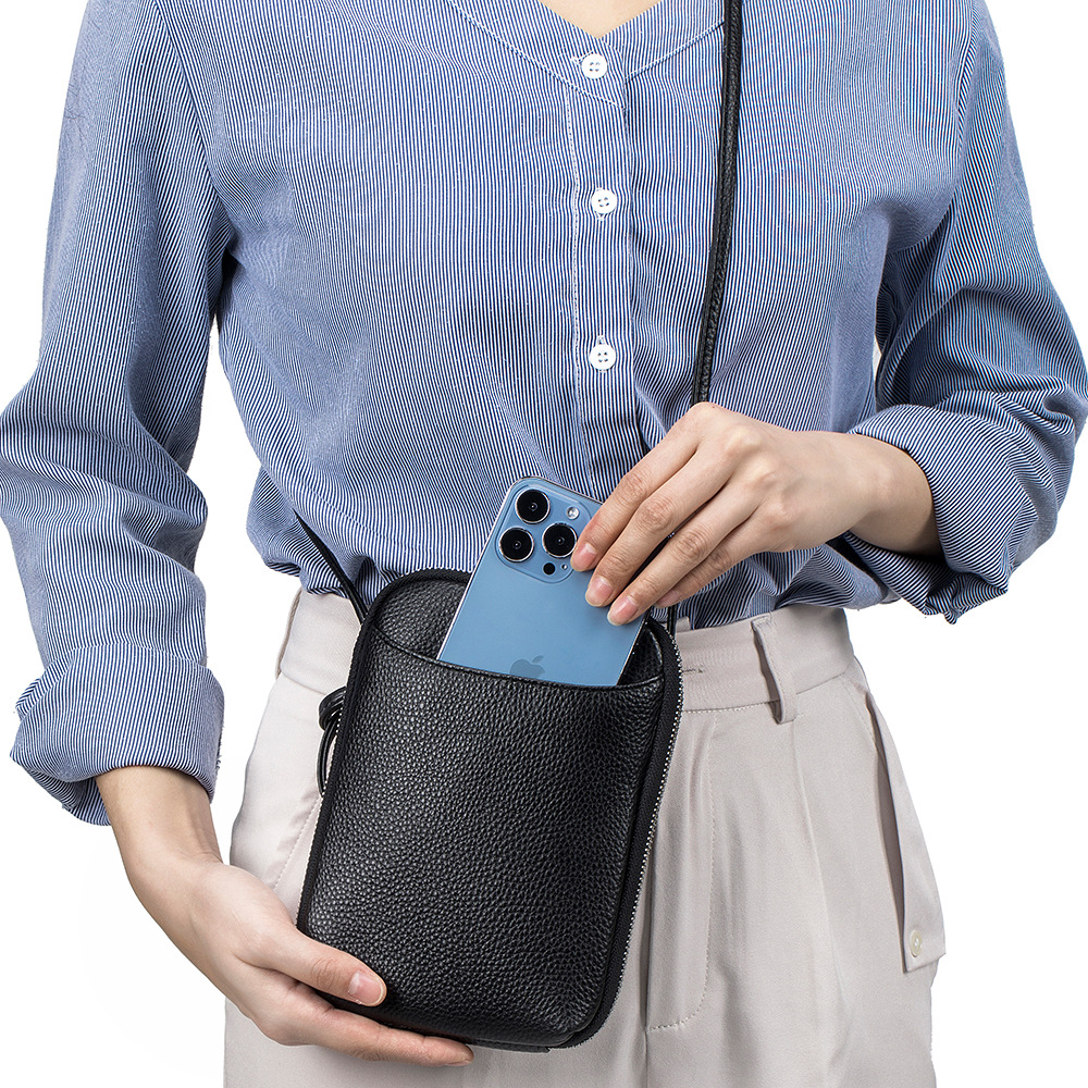 Genuine Leather One Shoulder B - Luxury Bags Consignment บทวิจารณ์และราคา