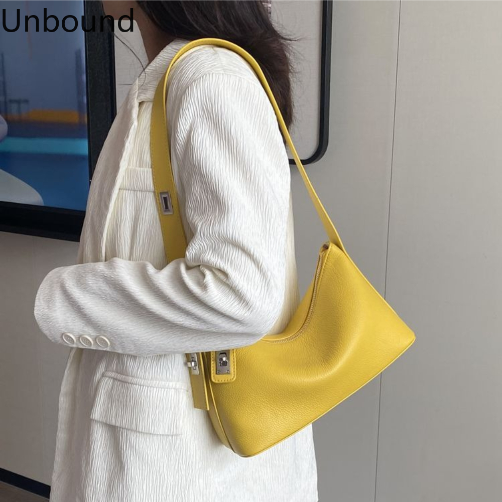 Grain Cowhide French Underarm  - Luxury Bags Consignment บทวิจารณ์และราคา