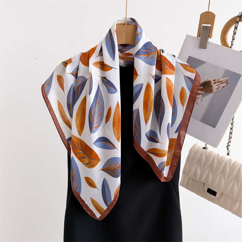 Luxury Brand Print 70cm Square - Luxury Bags Brands บทวิจารณ์และราคา