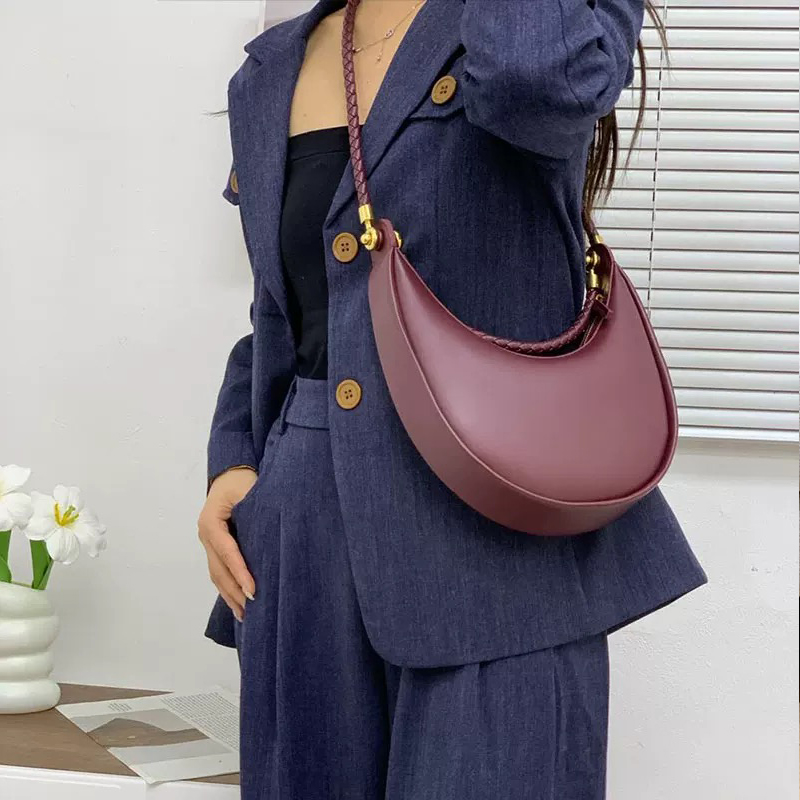 Classic Round Moon Slim Bags F - Luxury Bags 2026 บทวิจารณ์และราคา